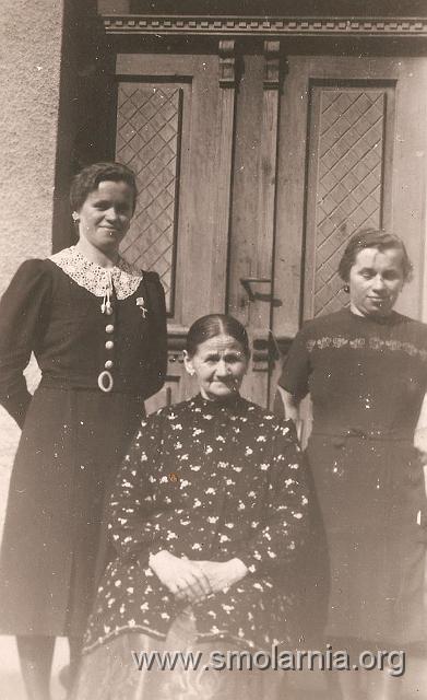 anastazja_rogosch_z_corkami_anna_i_maria.jpg - Anastazja Rogosch z córkami Anną i Marią